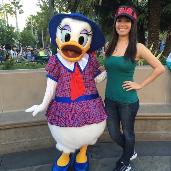 Meet your Posher, Debbie - Picture 1 of 1